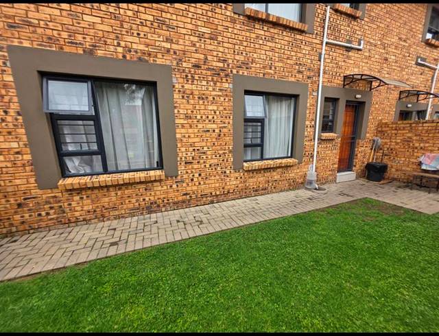 3 BEDROOM APARTMENT FOR SALE IN RAVENSWOOD